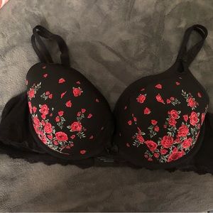 Torrid 44C plunge push up bra